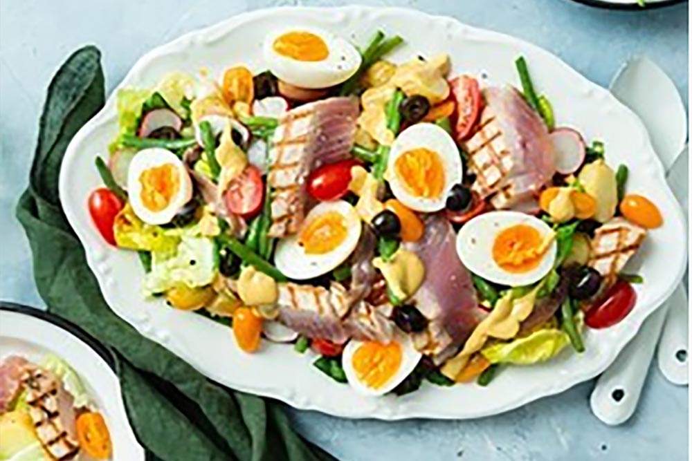 Salade Niçoise met gegrilde tonijn 